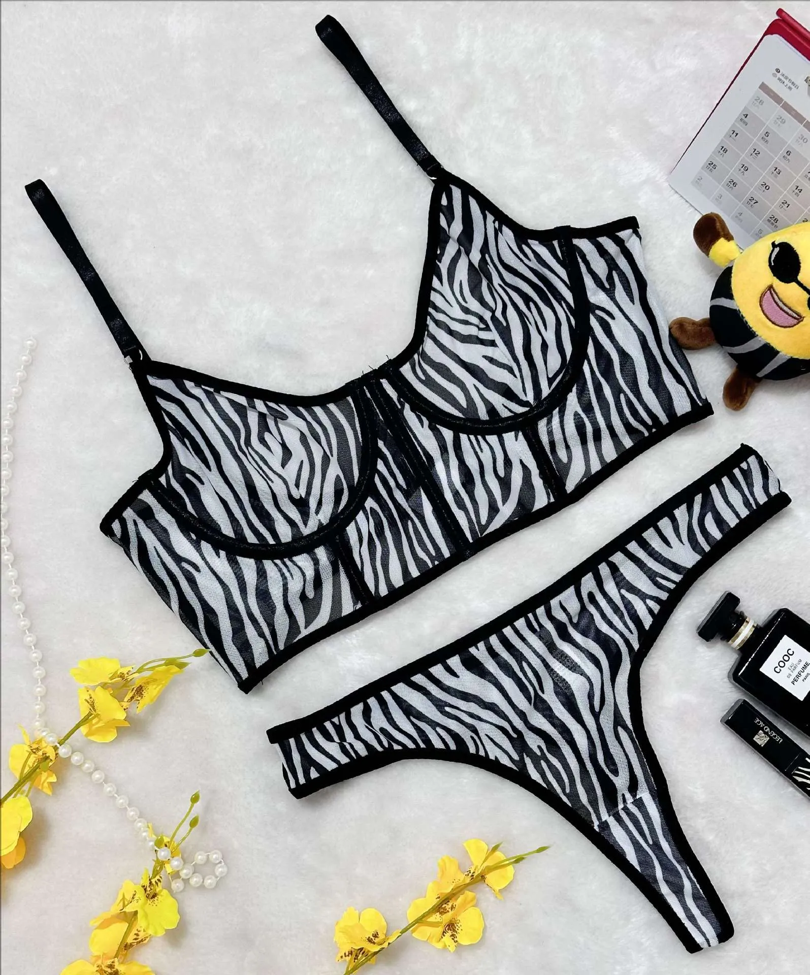 Ensemble soutien-gorge  armatures en maille